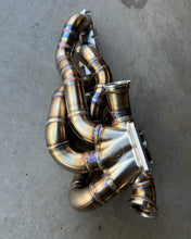 تحميل الصورة في عارض المعرض ،Archer Fabrications Billet Series 6 Port Twinscroll T4 Top Mount Exhaust Manifold Kit Toyota Supra 21+
